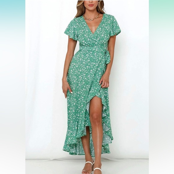 zesica Dresses & Skirts - ZESICA.Bohemian Floral Printed Wrap V Neck Flowy Ruffle Midi Dress. Medium.